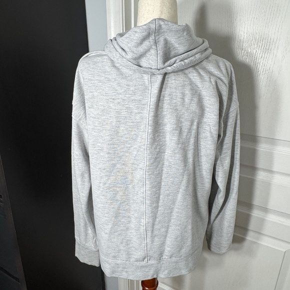 Yogalicious Gray Cowlneck Sweatshirt - L - Picture 2 of 3